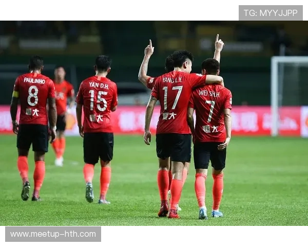 恒大逆转冲击联赛榜首，主帅战术调整获球迷点赞